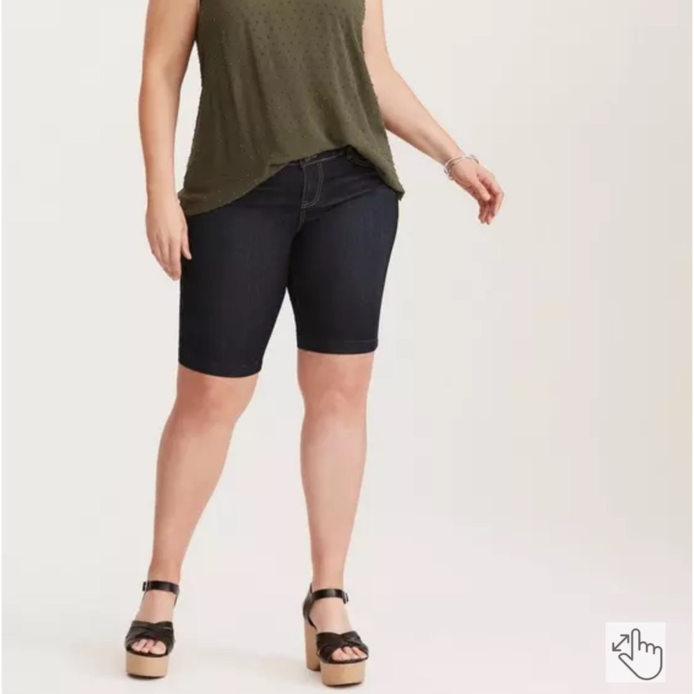 Torrid Torrid Jegging Bermuda Shorts - Dark Wash size 24